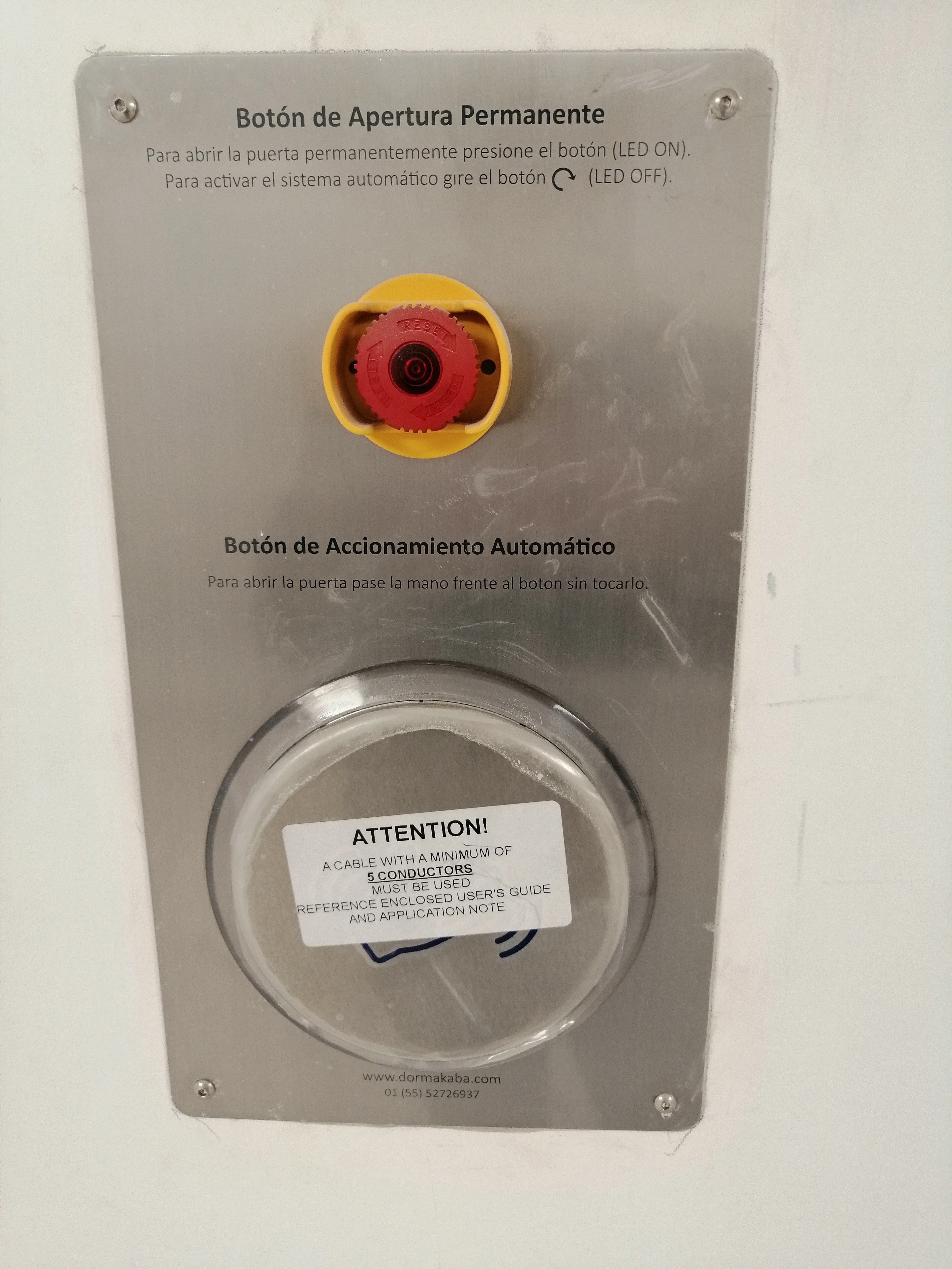 Control automático puertas quirúrgicas cardiología IMSS Siglo 21